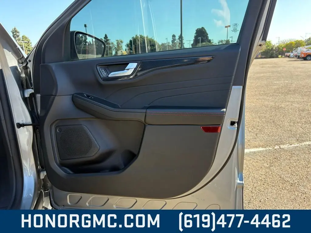 2024 Ford Escape ST-Line photo 22