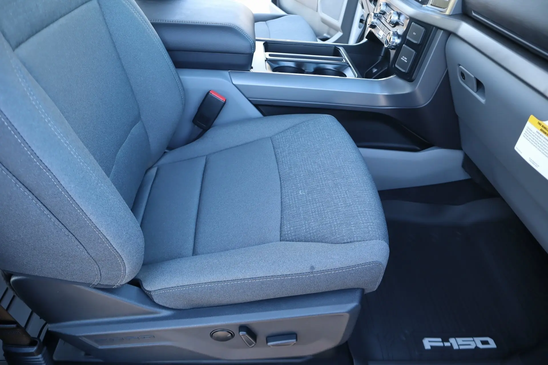 2025 Ford F-150 XLT photo 9
