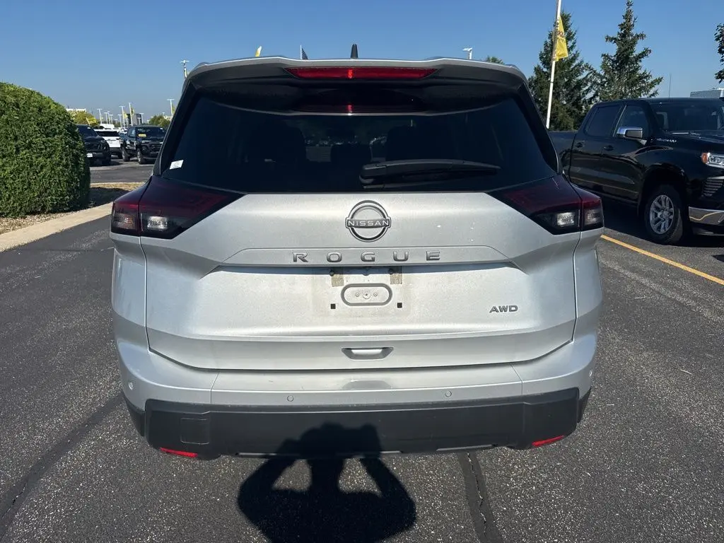 2024 Nissan Rogue S photo 8