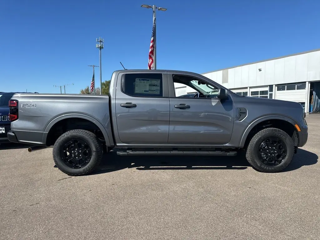 2025 Ford Ranger XLT photo 2
