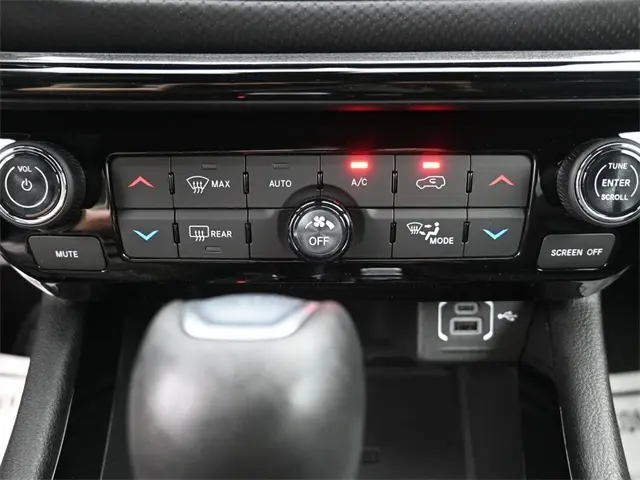 2026 Jeep Compass Latitude photo 20