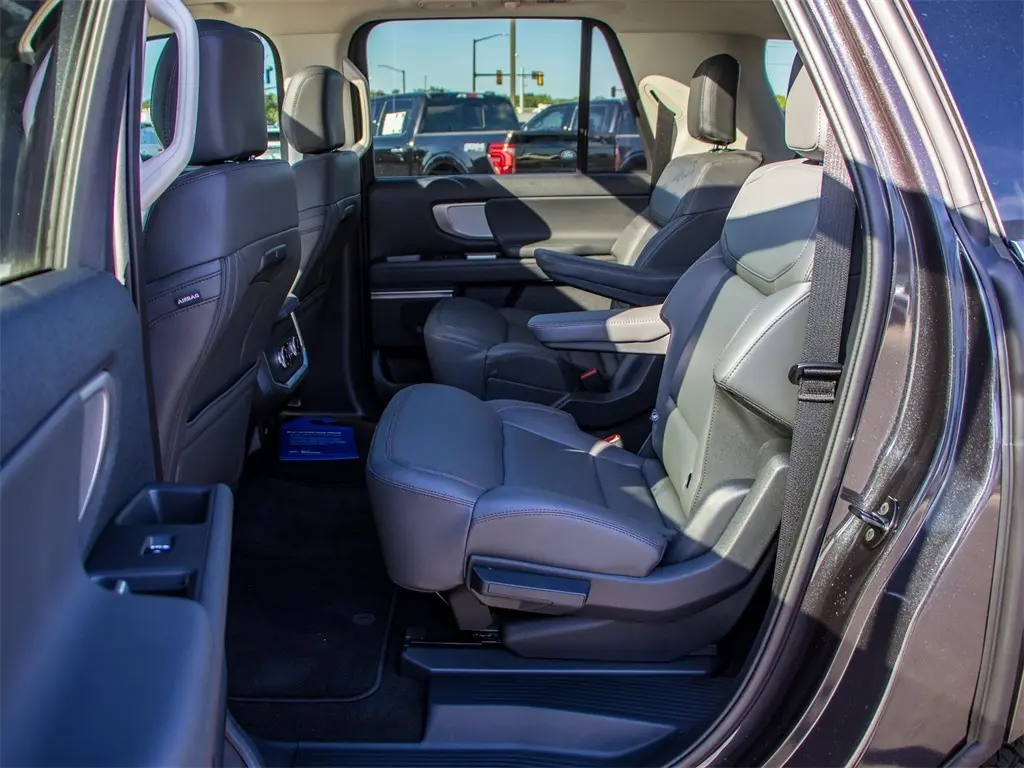 2025 Ford Expedition MAX photo 22