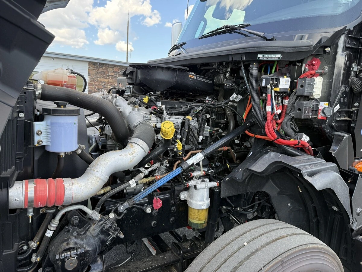 2024 International LT — photo 7