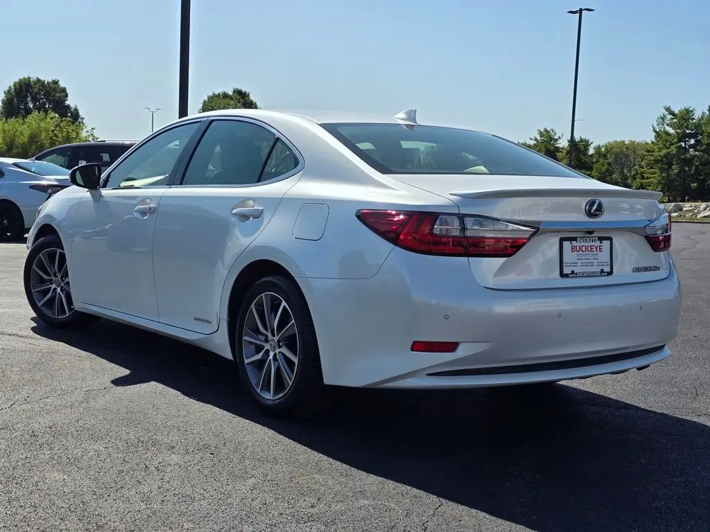 2018 Lexus ES 300h photo 13