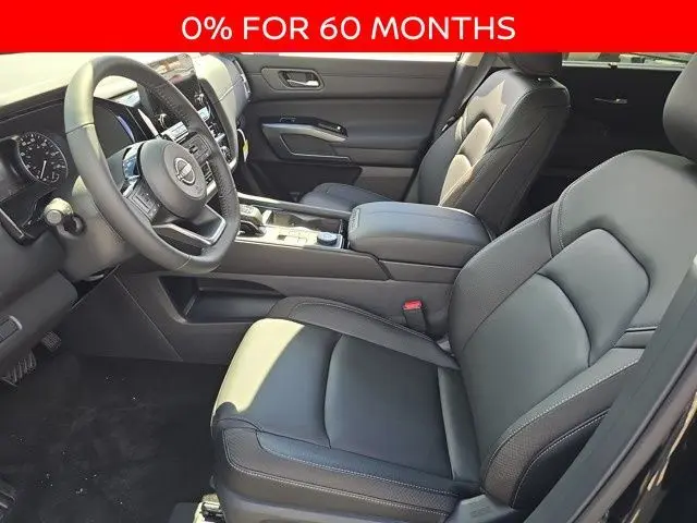 2025 Nissan Pathfinder SL photo 4
