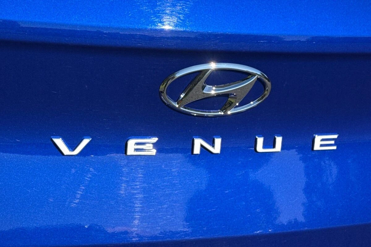 2025 Hyundai Venue SEL - Photo 27