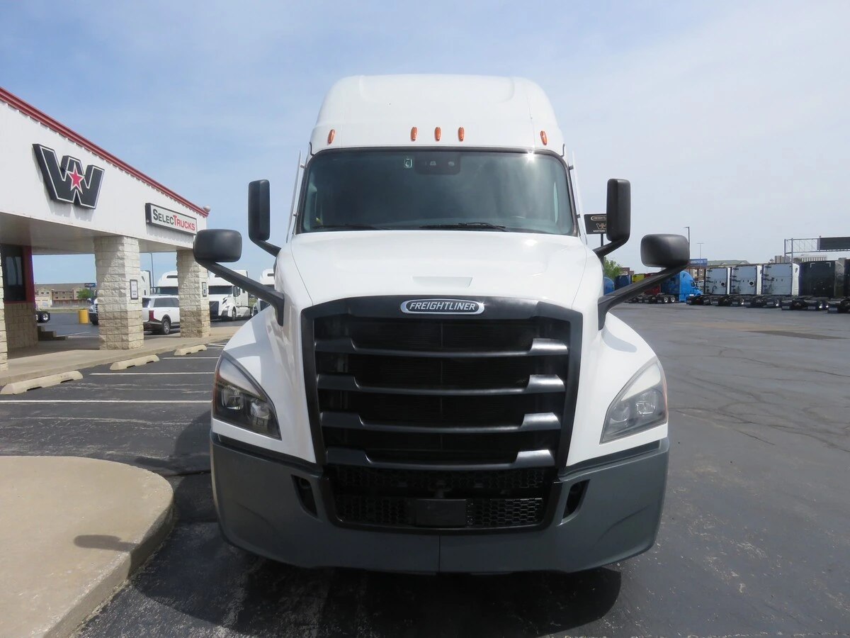 2024 Freightliner Cascadia - image 10