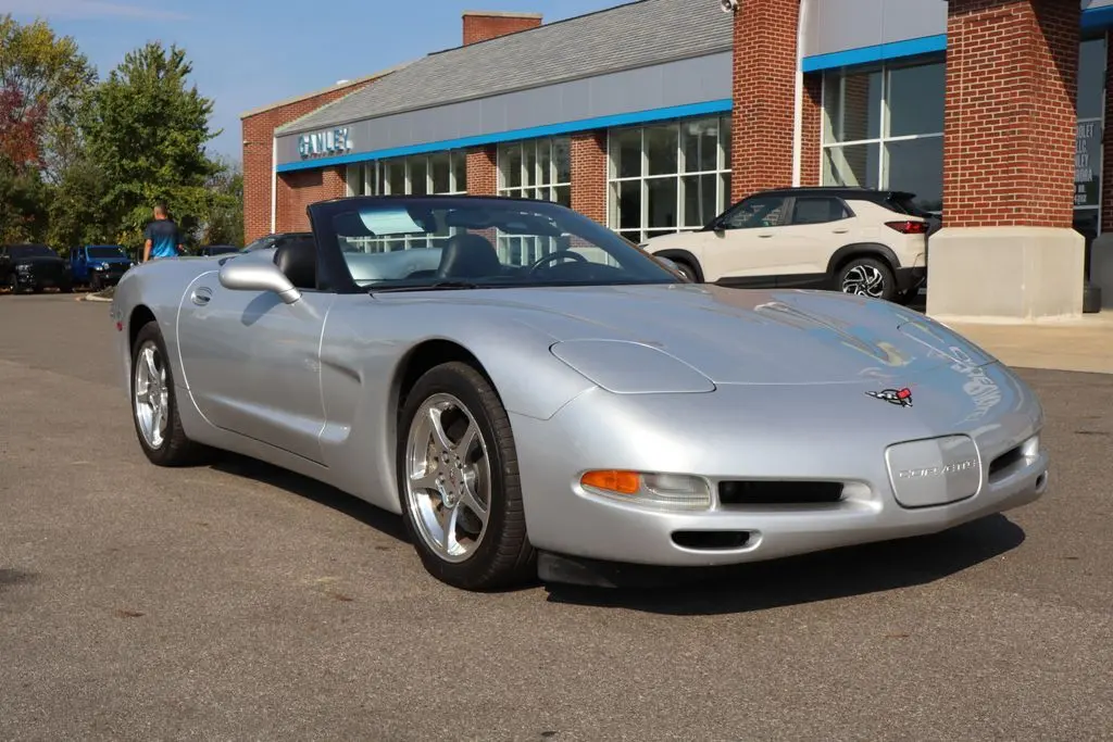2002 Chevrolet Corvette Base photo 2