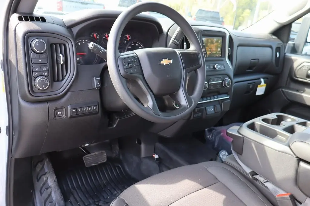 2025 Chevrolet Silverado 2500HD Work Truck Trail Boss photo 2