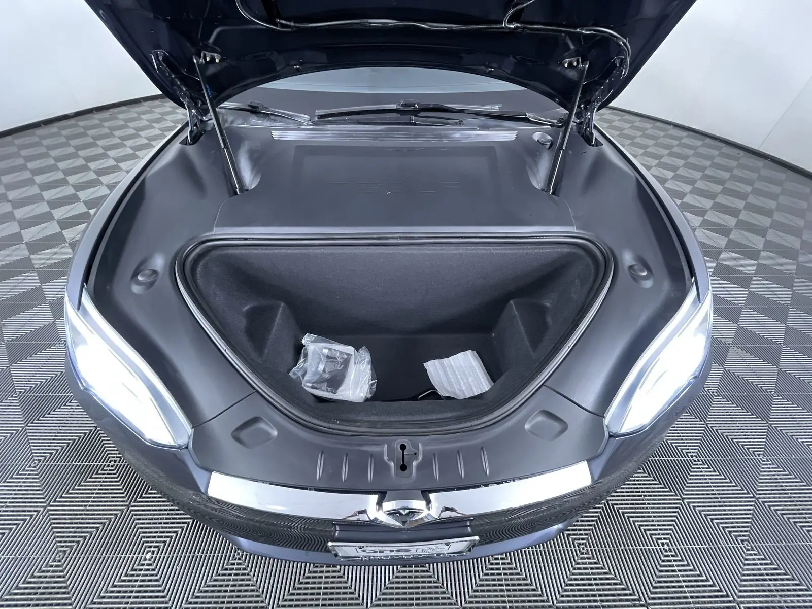 2021 Tesla Model S Long Range Plus photo 25