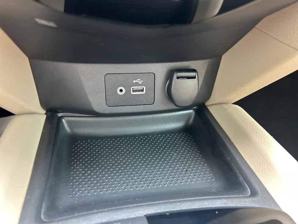 2018 Nissan Rogue SV photo 21