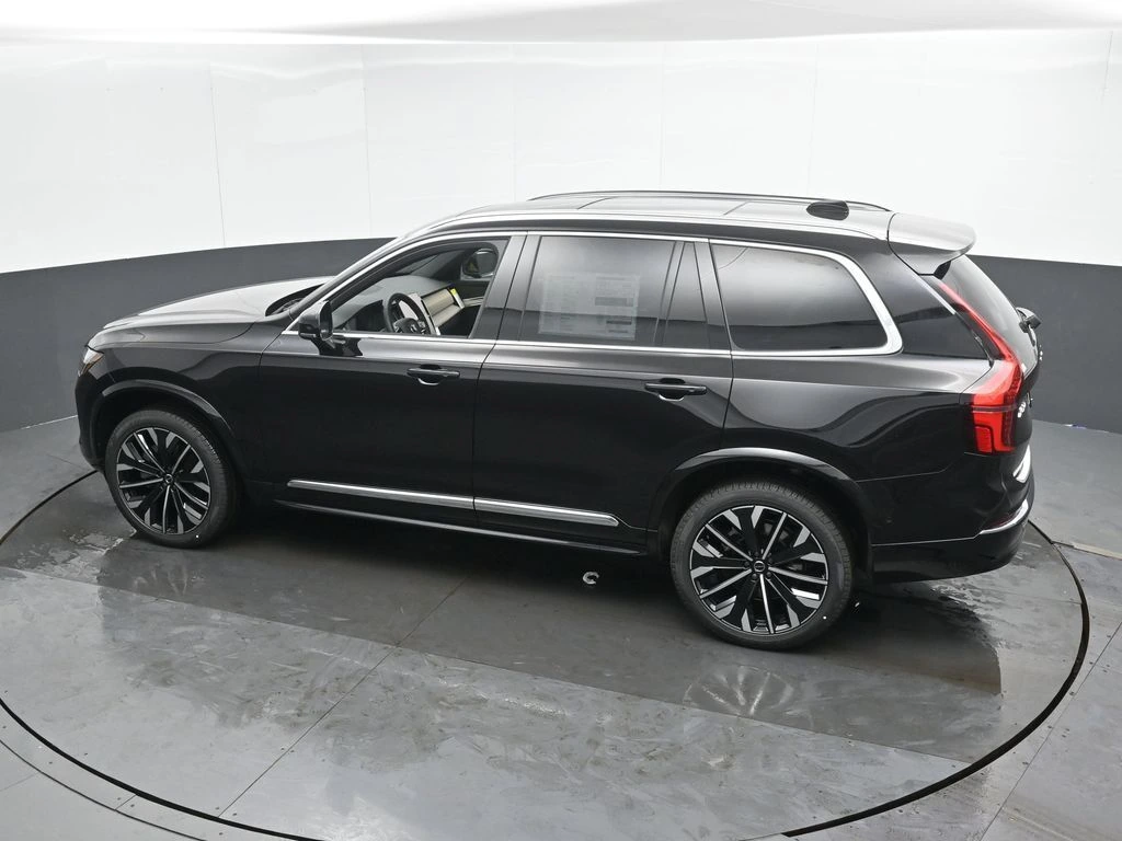 2026 Volvo - image 36