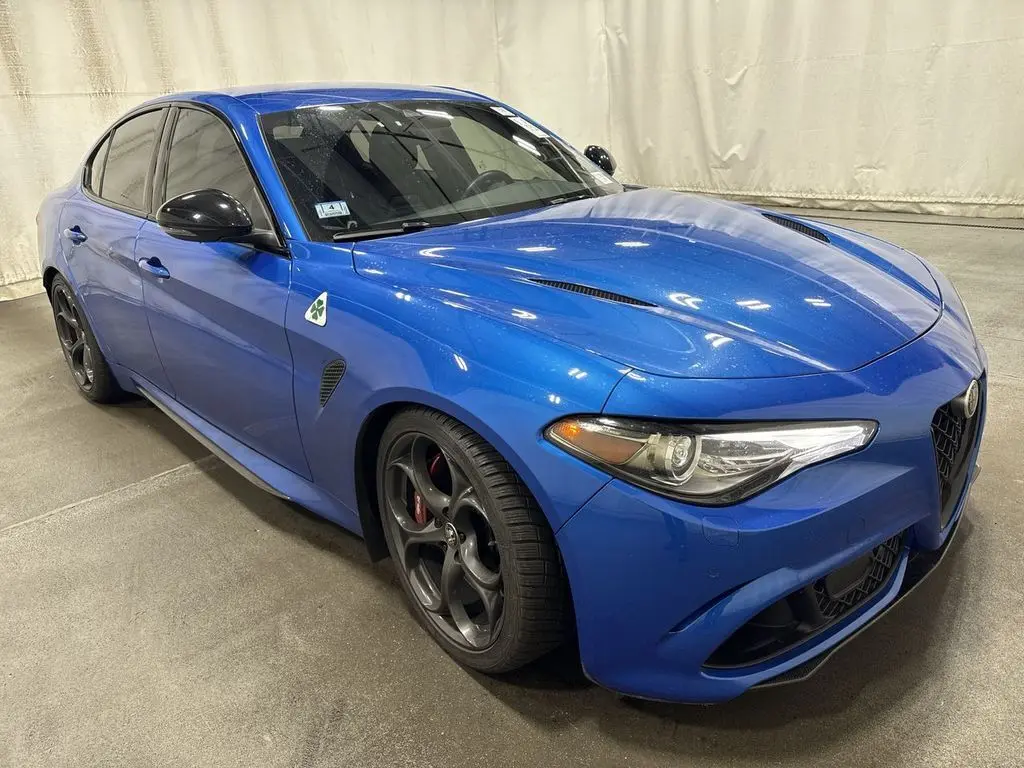 2023 Alfa Romeo Giulia Quadrifoglio's photo