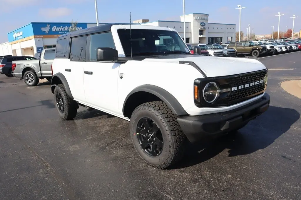 2025 Ford Bronco 4-Door Big Bend's photo