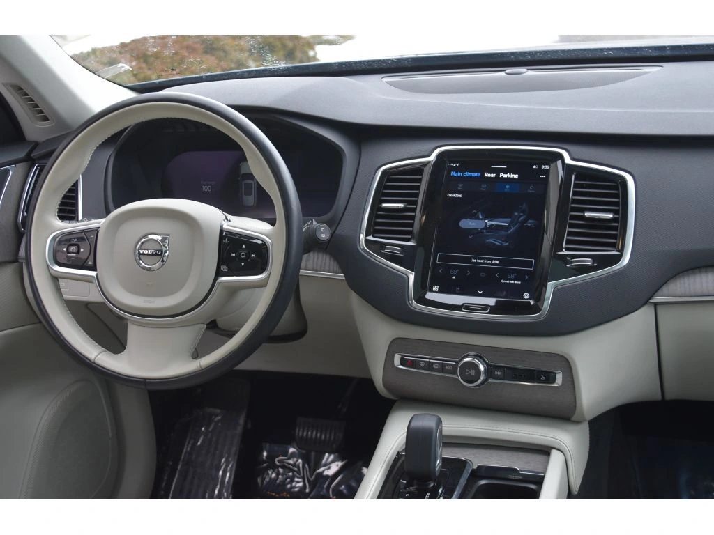 2023 Volvo - image 18