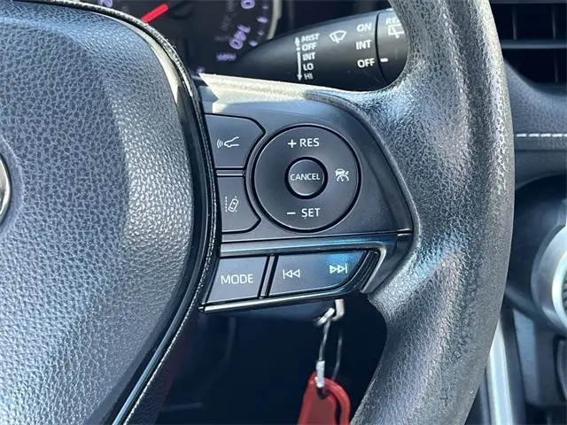 2019 Toyota RAV4 LE photo 13