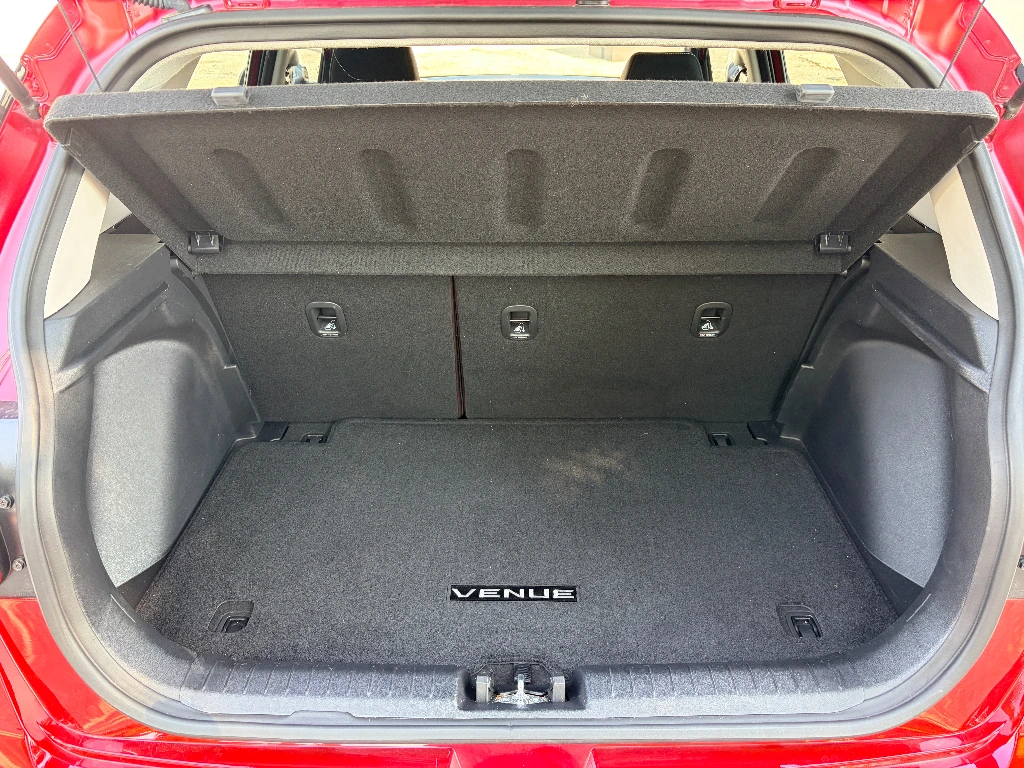 2025 Hyundai Venue SEL - Photo 25