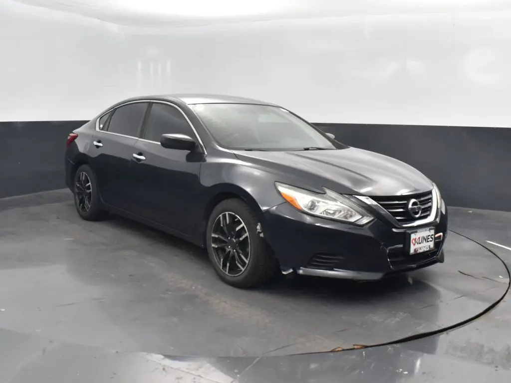 2016 Nissan Altima 2.5 S photo 4