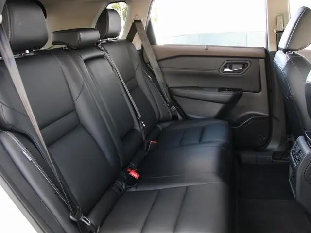 2023 Nissan Rogue SL photo 28