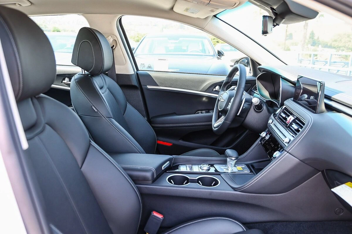 2026 GENESIS G70 Standard - Photo 17