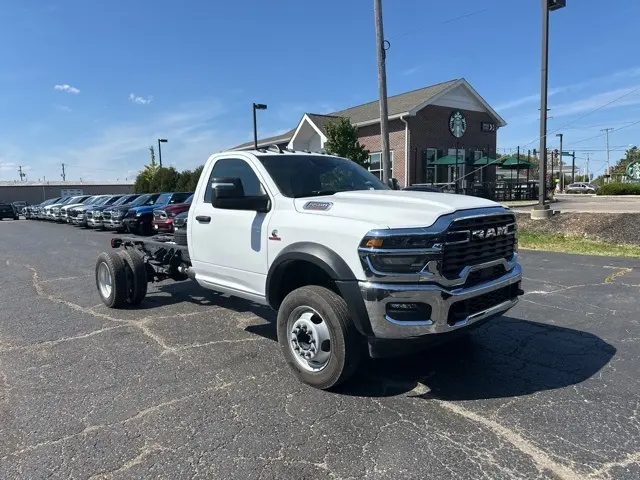 2025 Ram 5500 photo 2