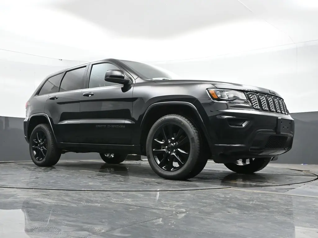 2019 Jeep Grand Cherokee Altitude photo 39