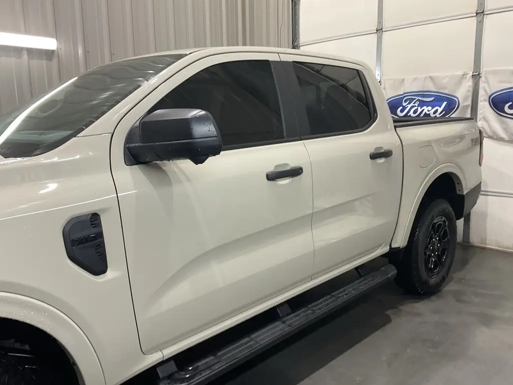 2025 Ford Ranger XLT photo 3