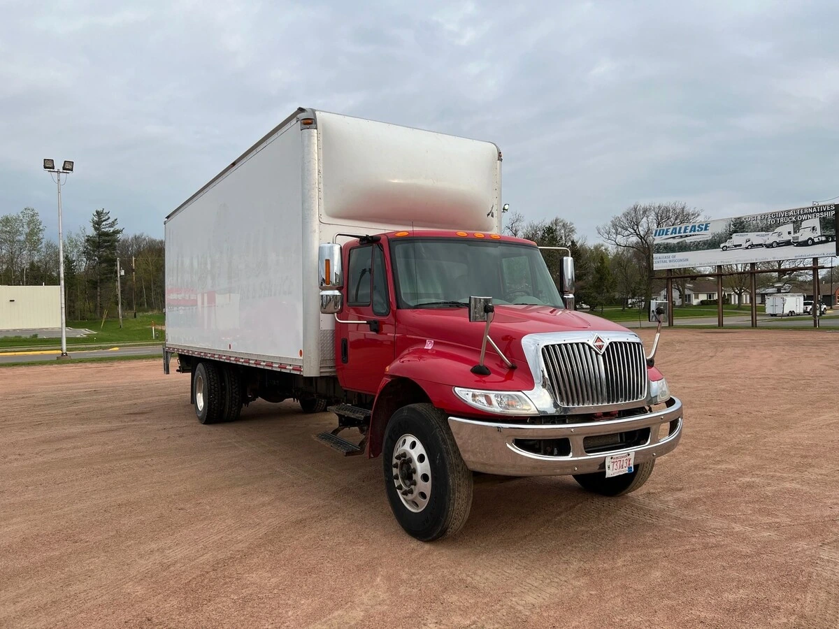 2019 International - image 4