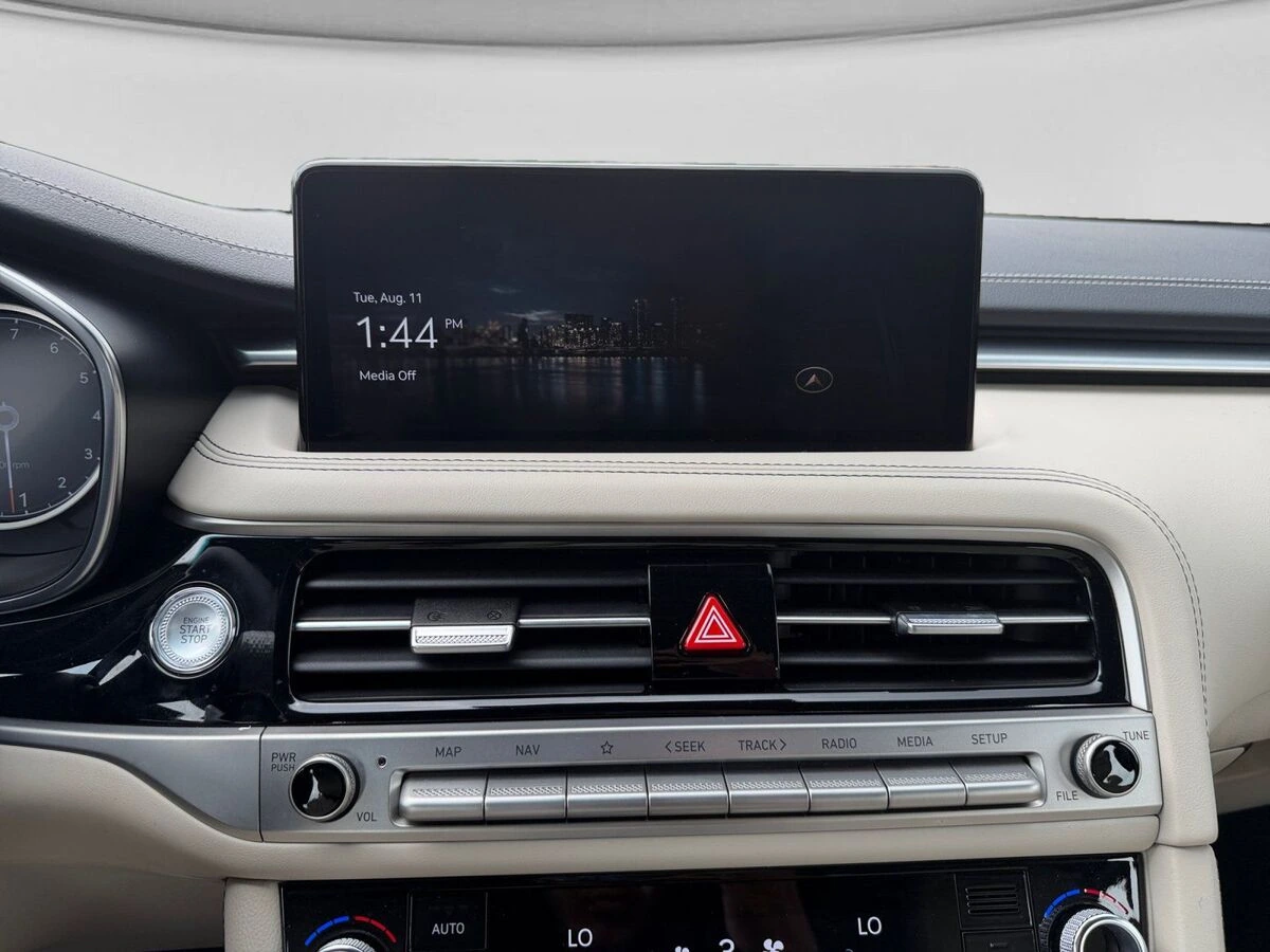 2026 GENESIS G70 Standard - Photo 24