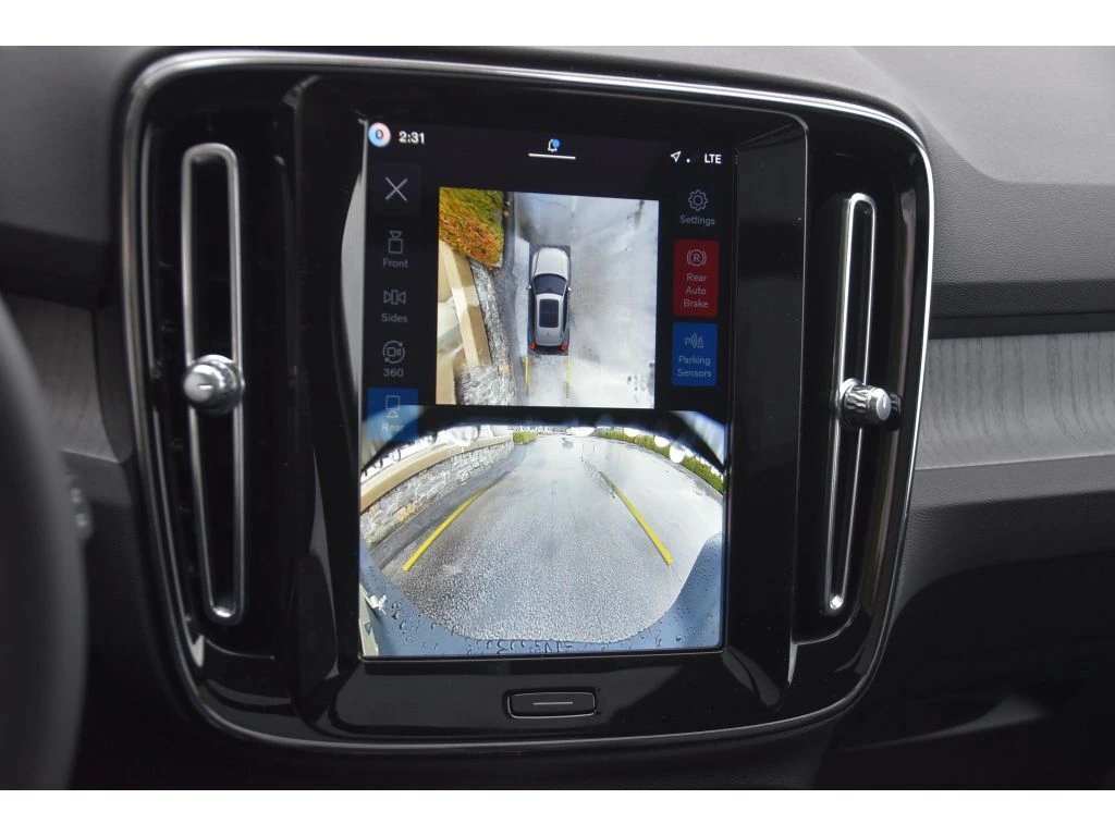 2026 Volvo - image 22