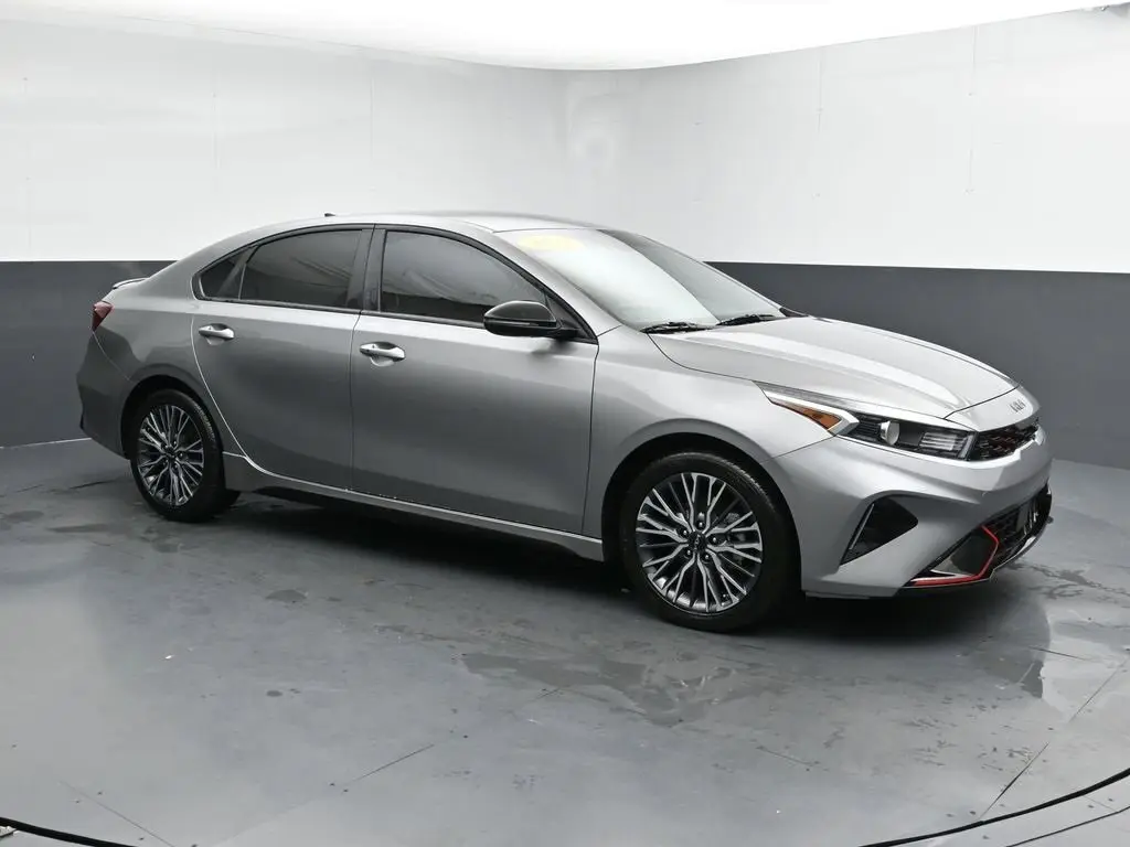 2024 Kia Forte GT-Line photo 2