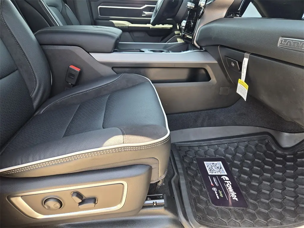 2026 Ram 1500 Laramie photo 9