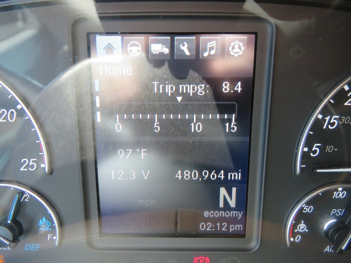 2022 Freightliner Cascadia - image 22