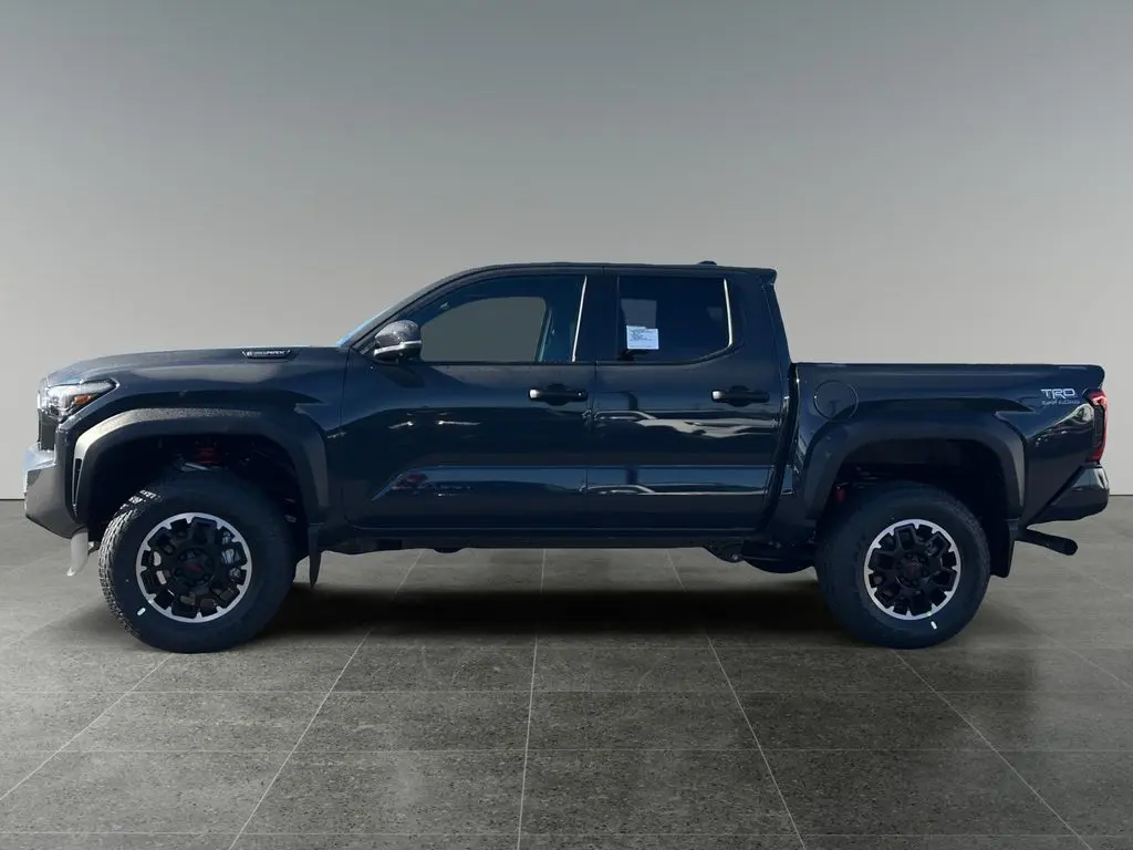 2025 Toyota Tacoma TRD Off-Road photo 4