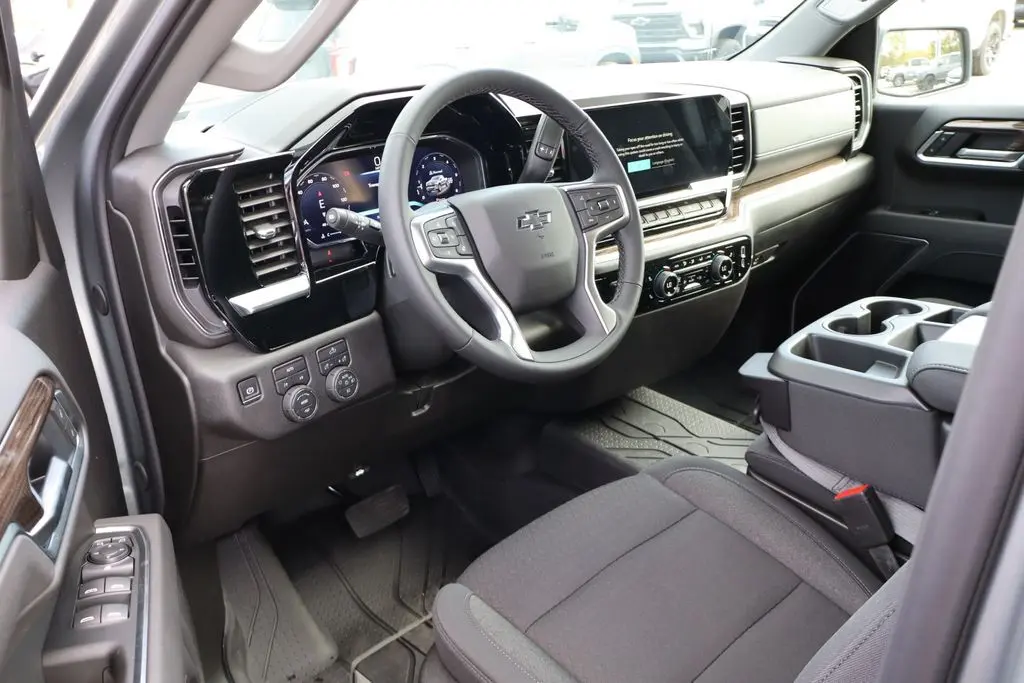 2026 Chevrolet Silverado 1500 RST photo 12