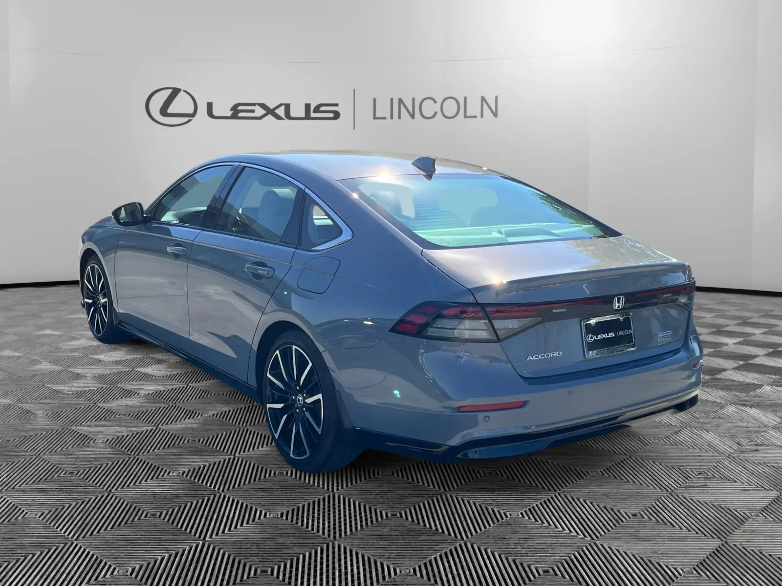 2025 Honda Accord Hybrid Touring photo 3