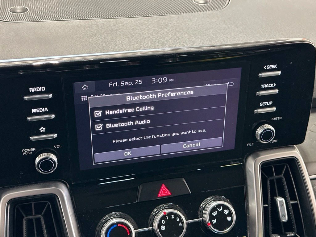 2022 Kia Sorento LX - Photo 47