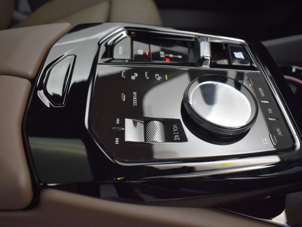 2026 BMW 5 Series 530i - Photo 25