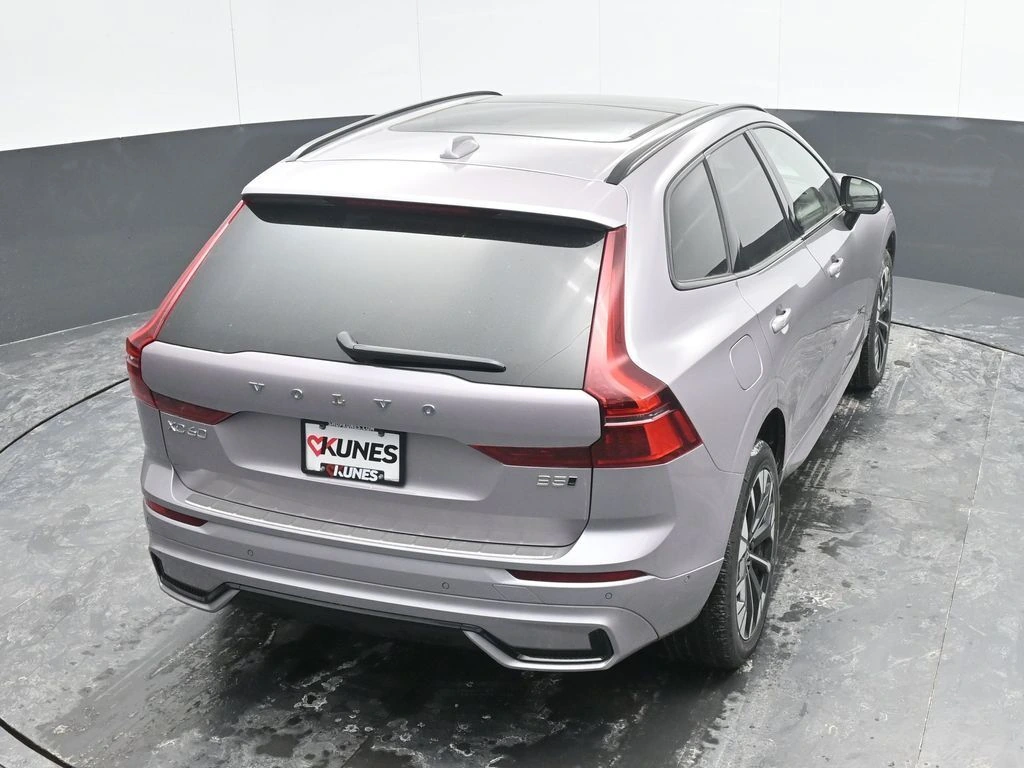 2026 Volvo - image 29