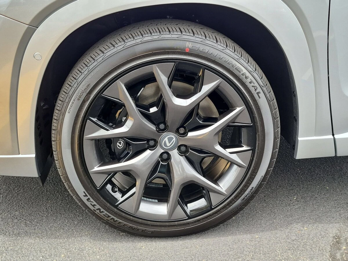 2026 Lexus TX 500h F-Sport Premium - Photo 9