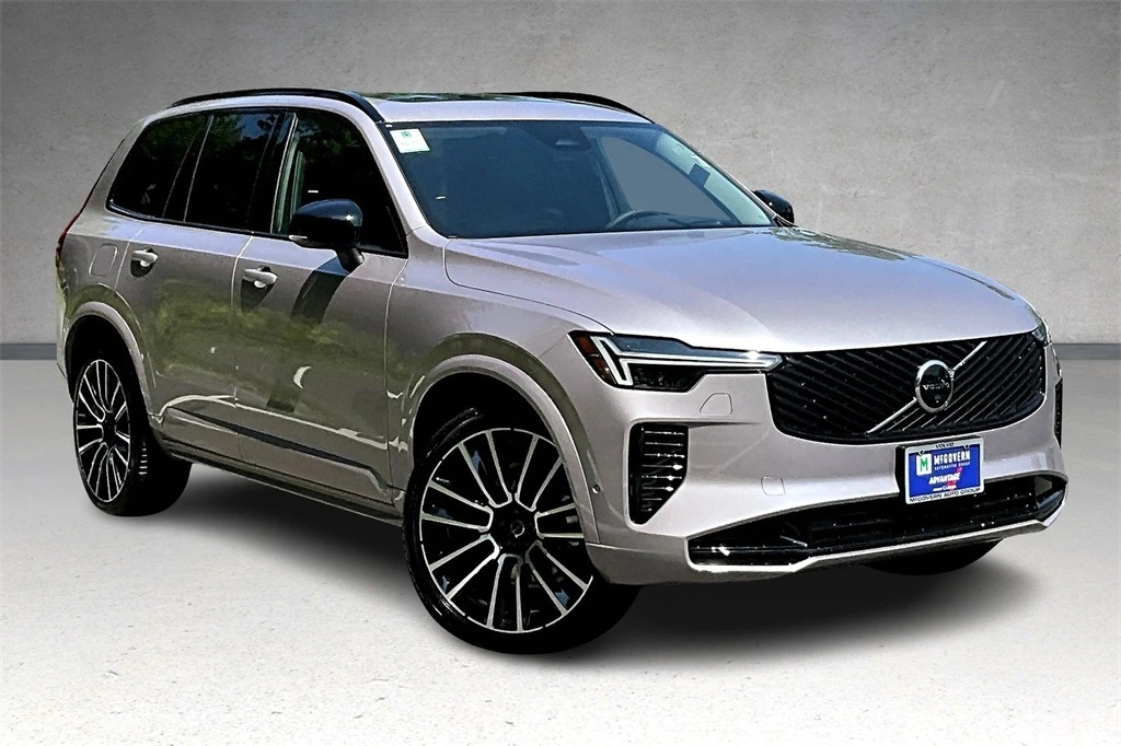 2026 Volvo - image 2