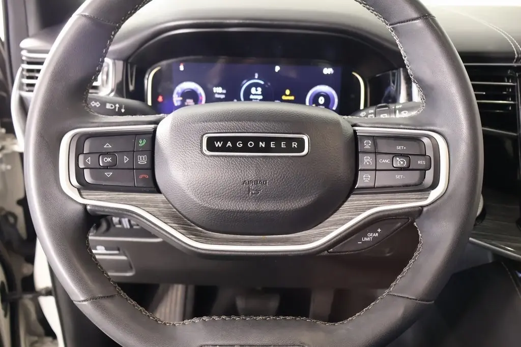 2022 Jeep Wagoneer Series III photo 3