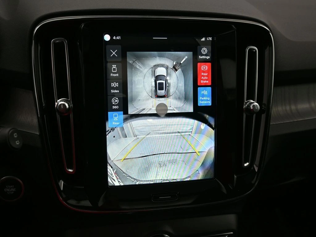 2026 Volvo - image 13