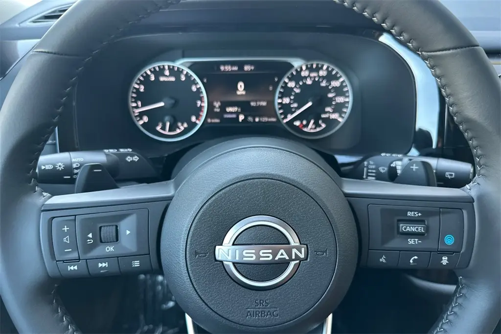 2025 Nissan Pathfinder SV photo 22