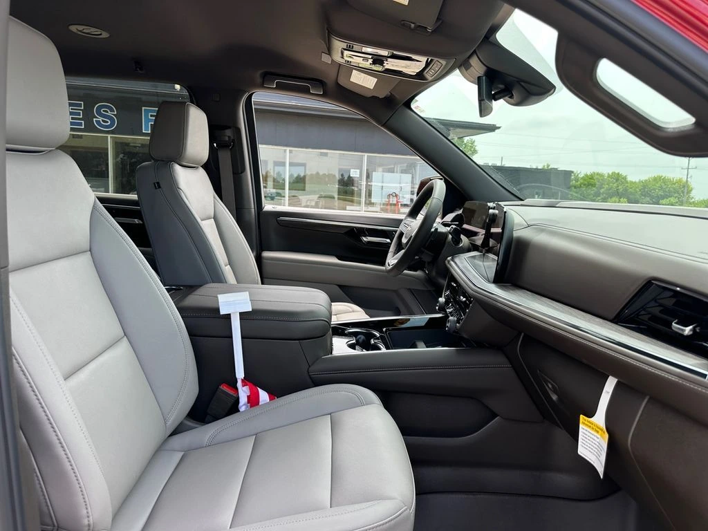 2026 Chevrolet Suburban LT - Photo 41