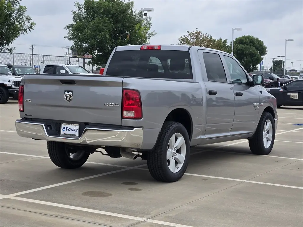 2023 Ram 1500 Classic SLT photo 7