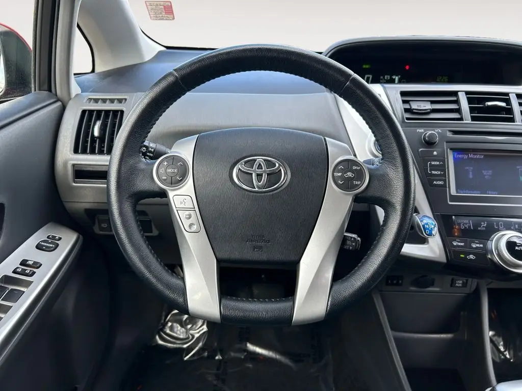 2014 Toyota Prius V Five photo 14