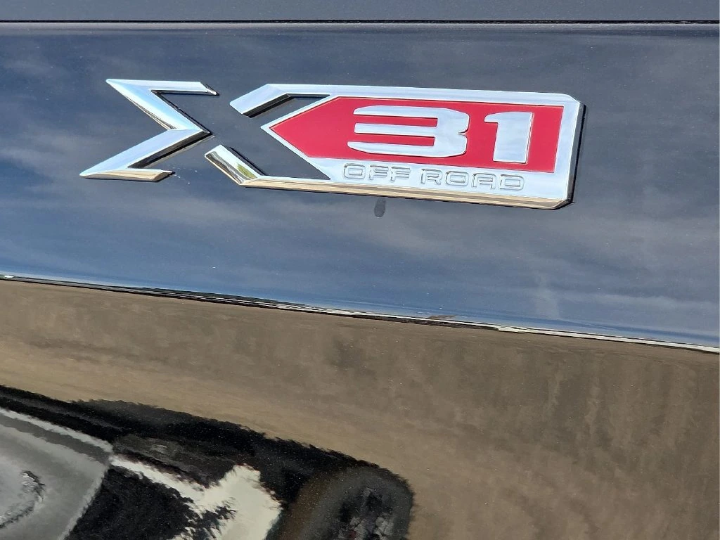 2026 GMC Sierra 1500 SLT - Photo 10