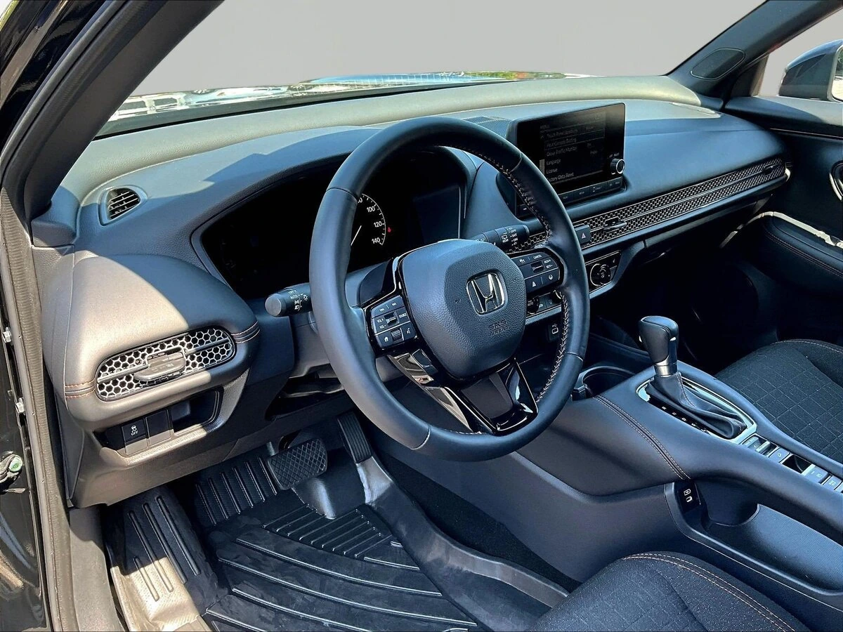 2025 Honda HR-V Sport - Photo 17