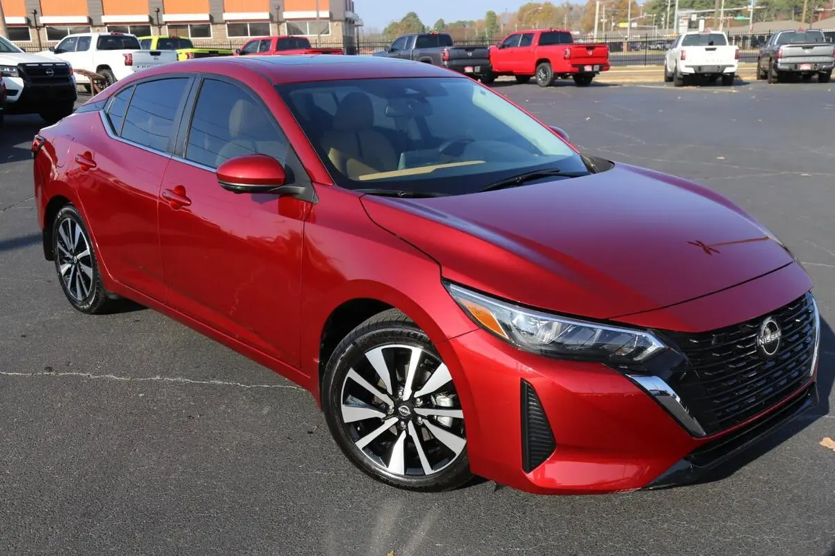 2025 Nissan Sentra SV's photo